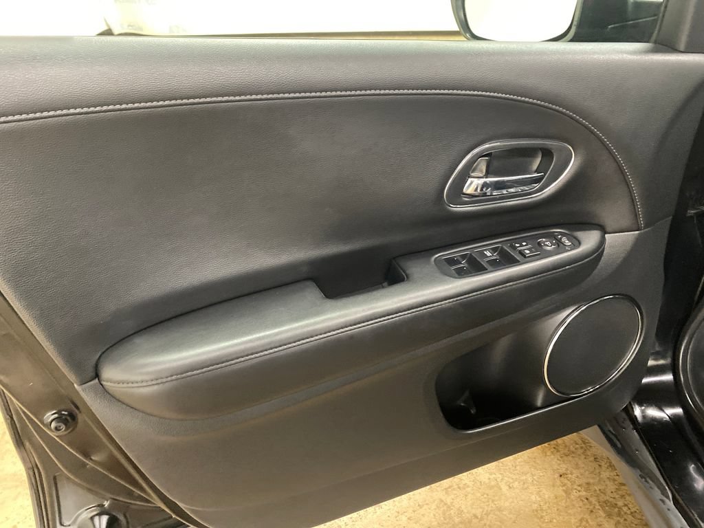Used 2018 Honda HR-V EX-L image 8