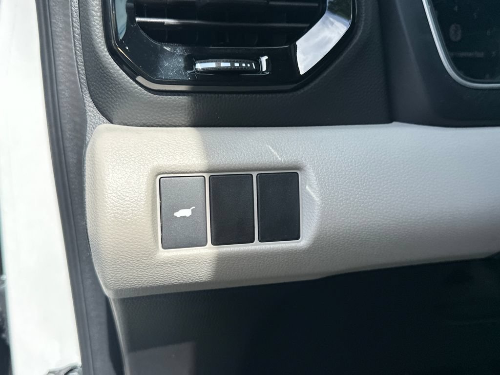 New 2026 Honda Pilot Touring image 13