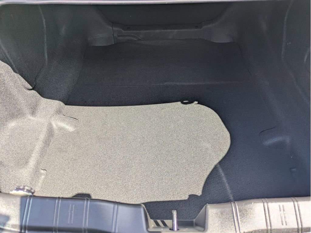 Used 2021 Chevrolet Camaro LS RWD image 17