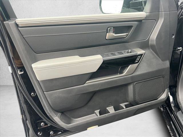 Used 2025 Toyota Tundra Limited AWD/4WD image 10