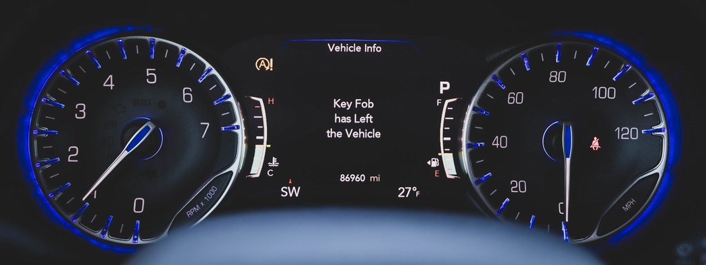 Used 2018 Chrysler Pacifica Limited w/ Tire & Wheel Group image 14