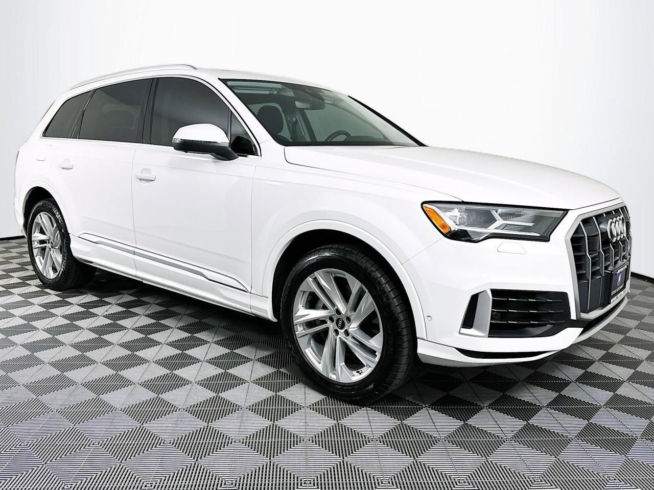 Used 2023 Audi Q7 3.0T Premium Plus AWD/4WD image 29