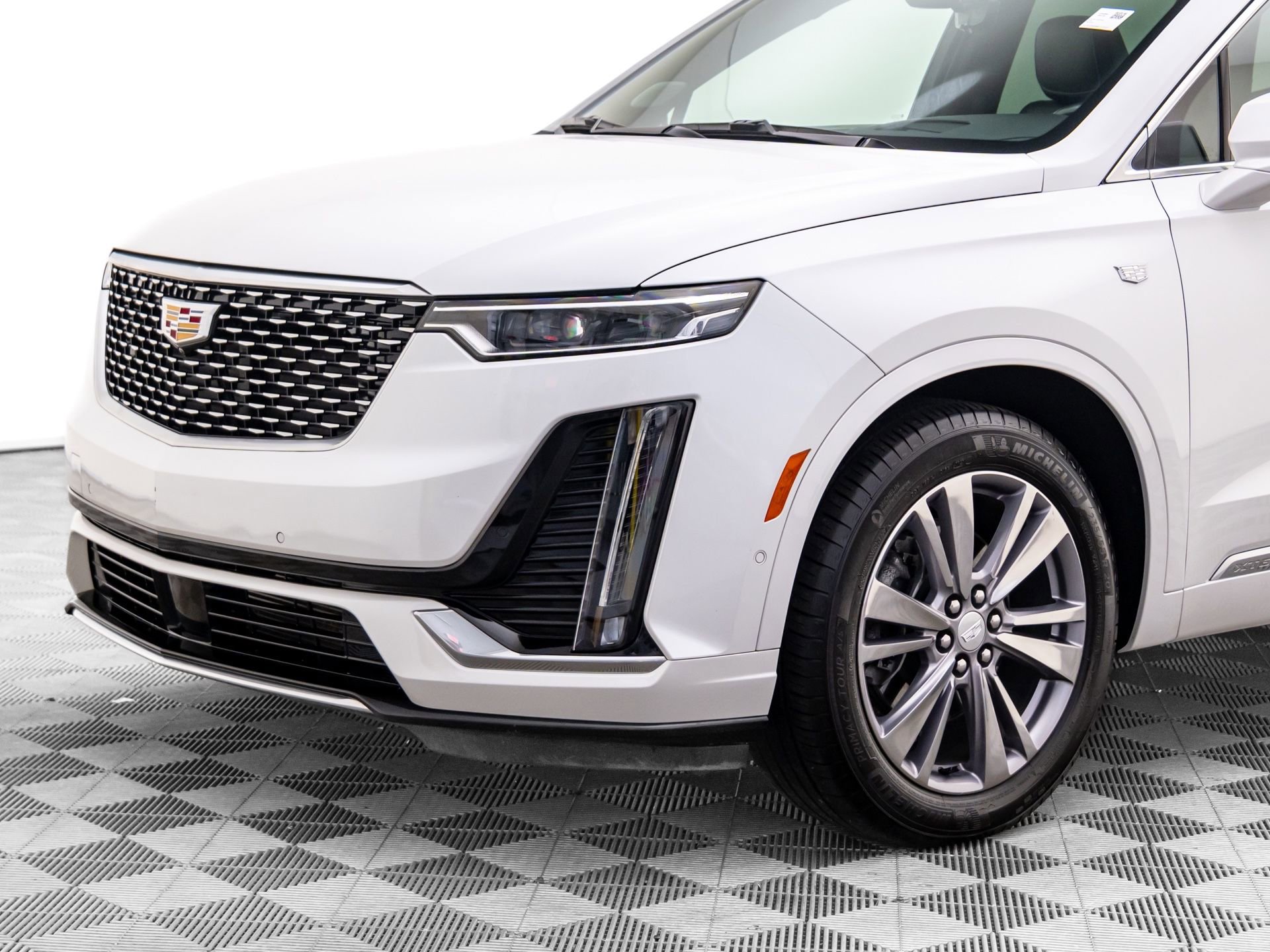 Certified 2024 Cadillac XT6 Premium Luxury w/ Platinum Package image 38