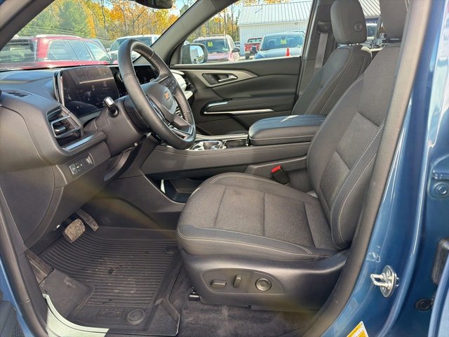 Used 2024 Chevrolet Traverse LT video 2