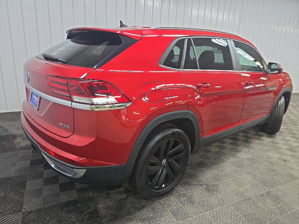Used 2022 Volkswagen Atlas Cross Sport SE w/ Black Wheel Package AWD/4WD image 10