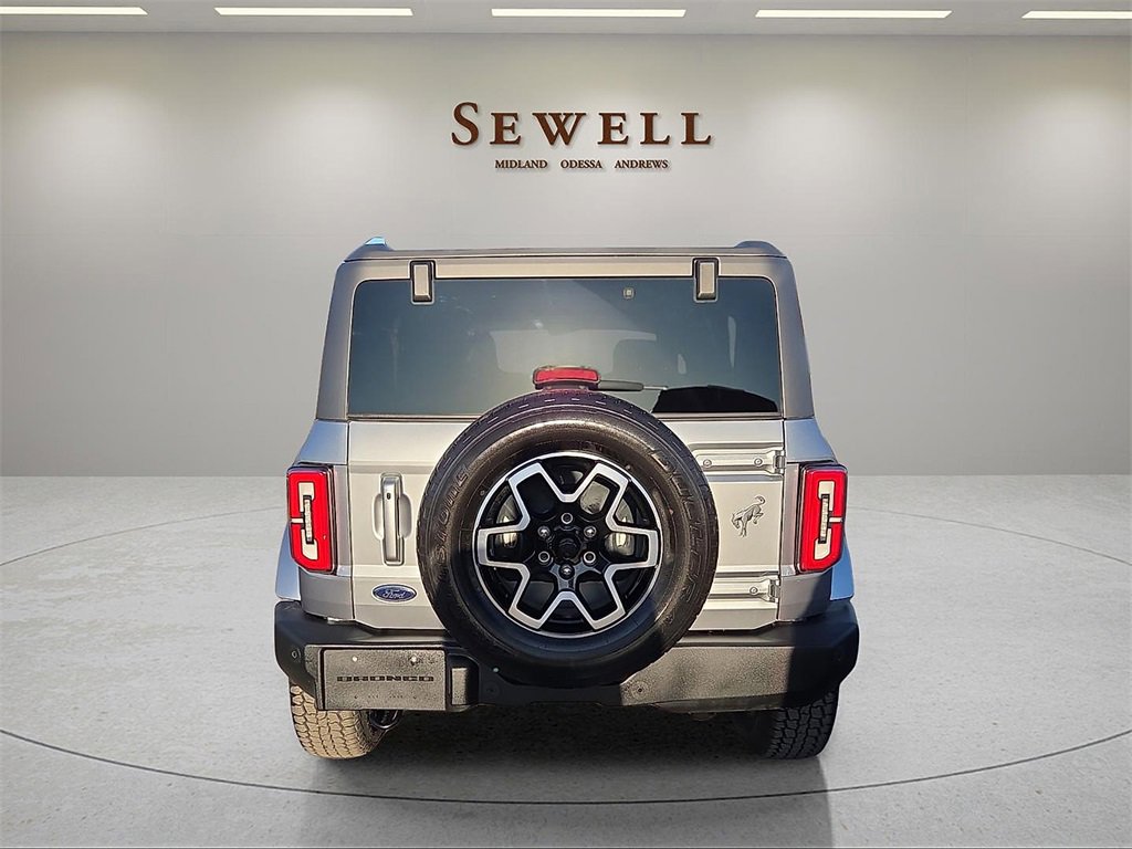 Used 2023 Ford Bronco Outer Banks image 4