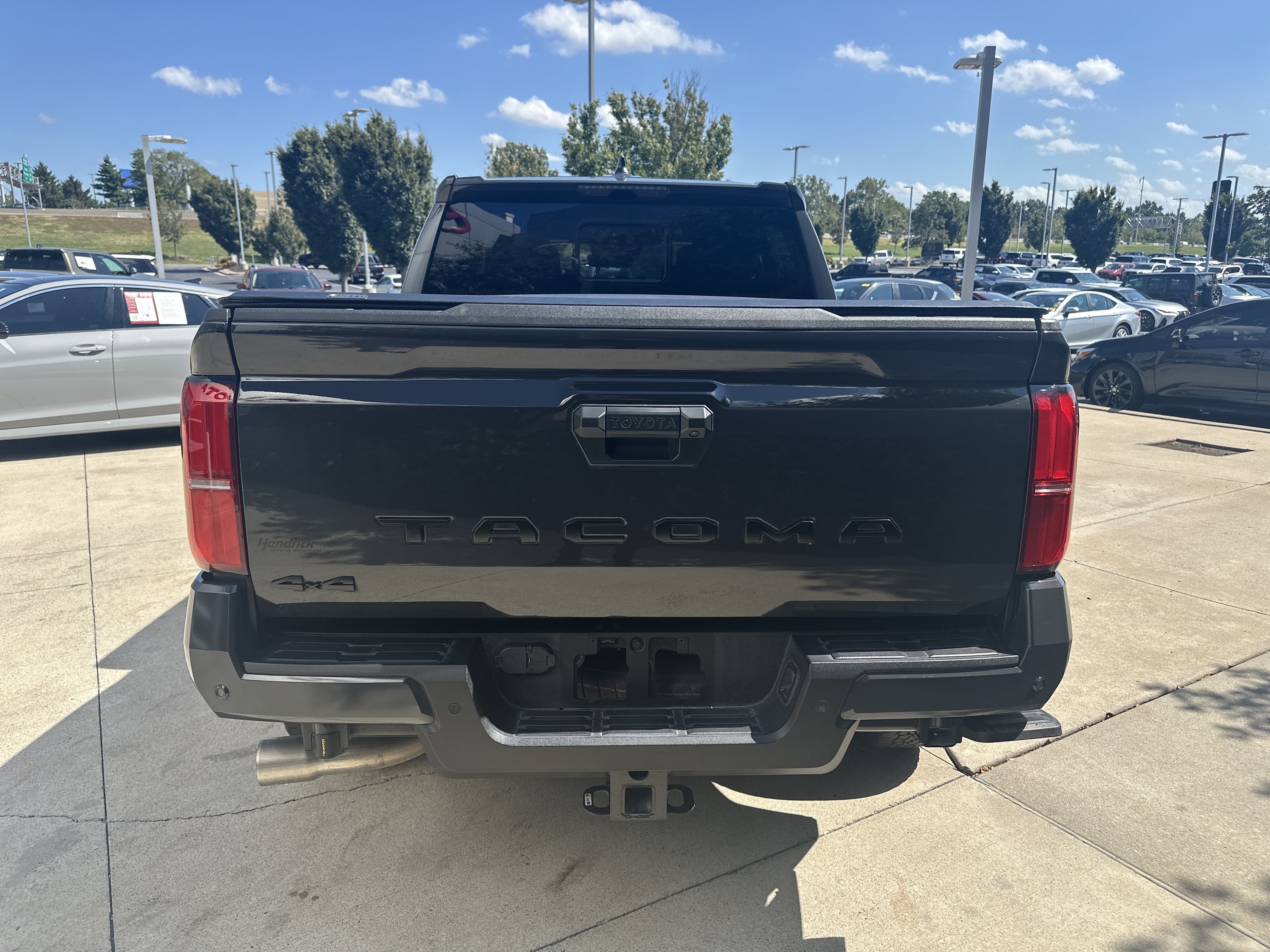 Used 2025 Toyota Tacoma TRD Off-Road w/ TRD Off Road Upgrade Package AWD/4WD image 8