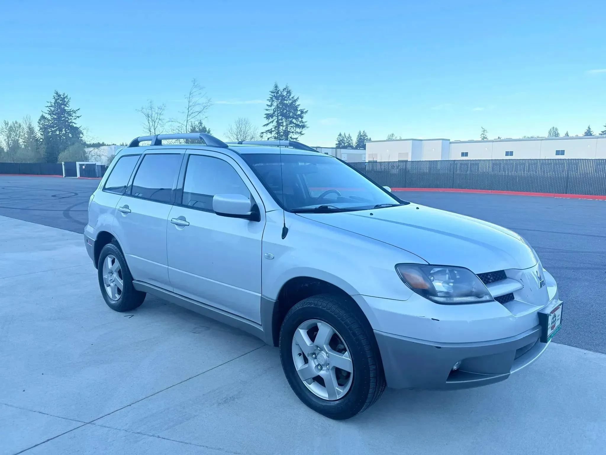 Used 2003 Mitsubishi Outlander XLS AWD/4WD image 7