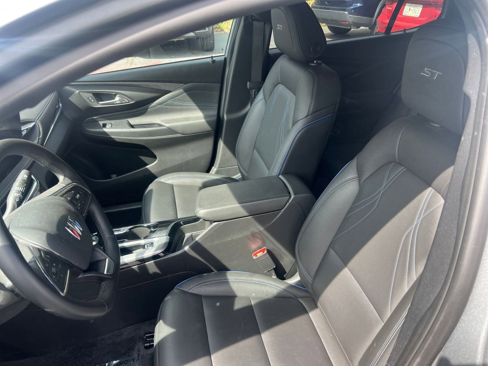 Used 2025 Buick Envista Sport Touring image 22