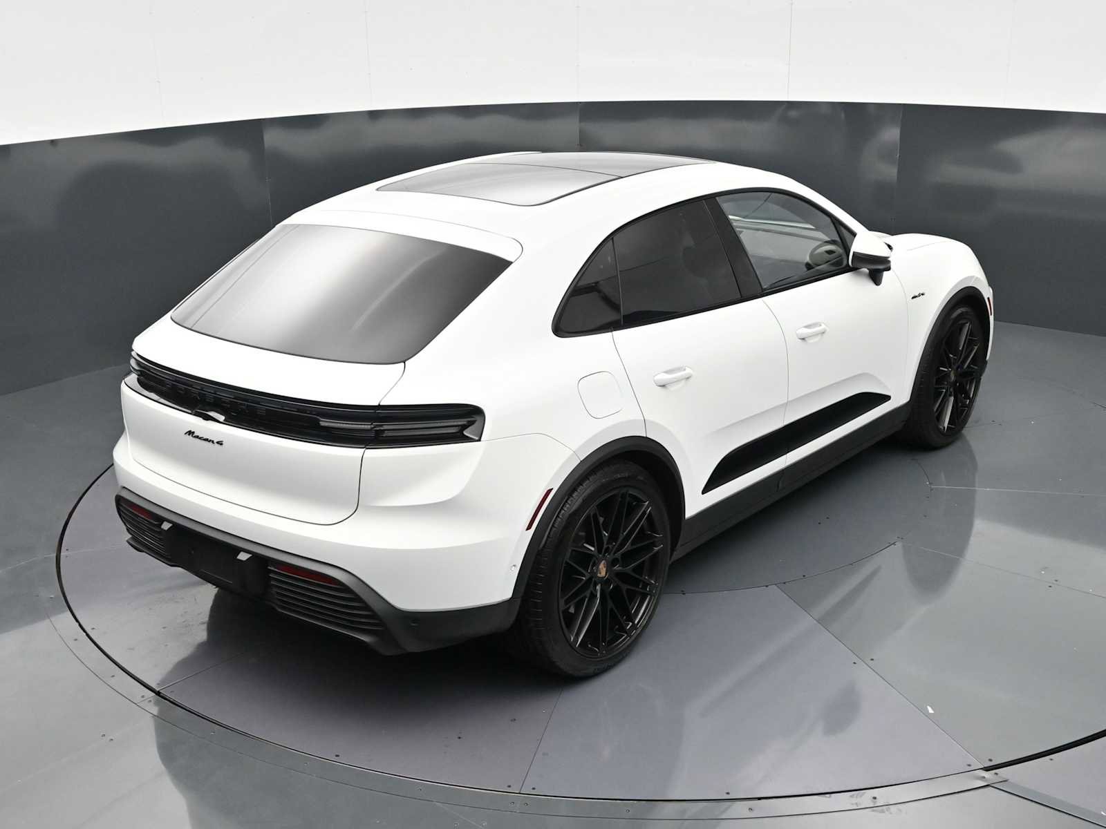 New 2025 Porsche Macan 4 Electric AWD/4WD image 37