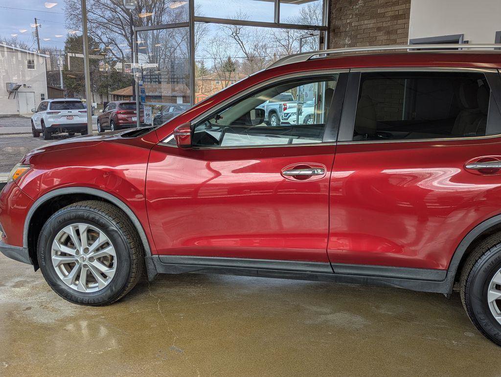 Used 2016 Nissan Rogue SV image 8