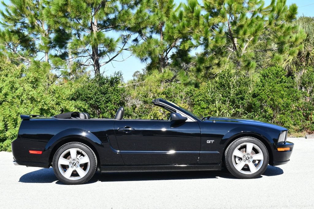 Used 2007 Ford Mustang GT RWD image 42
