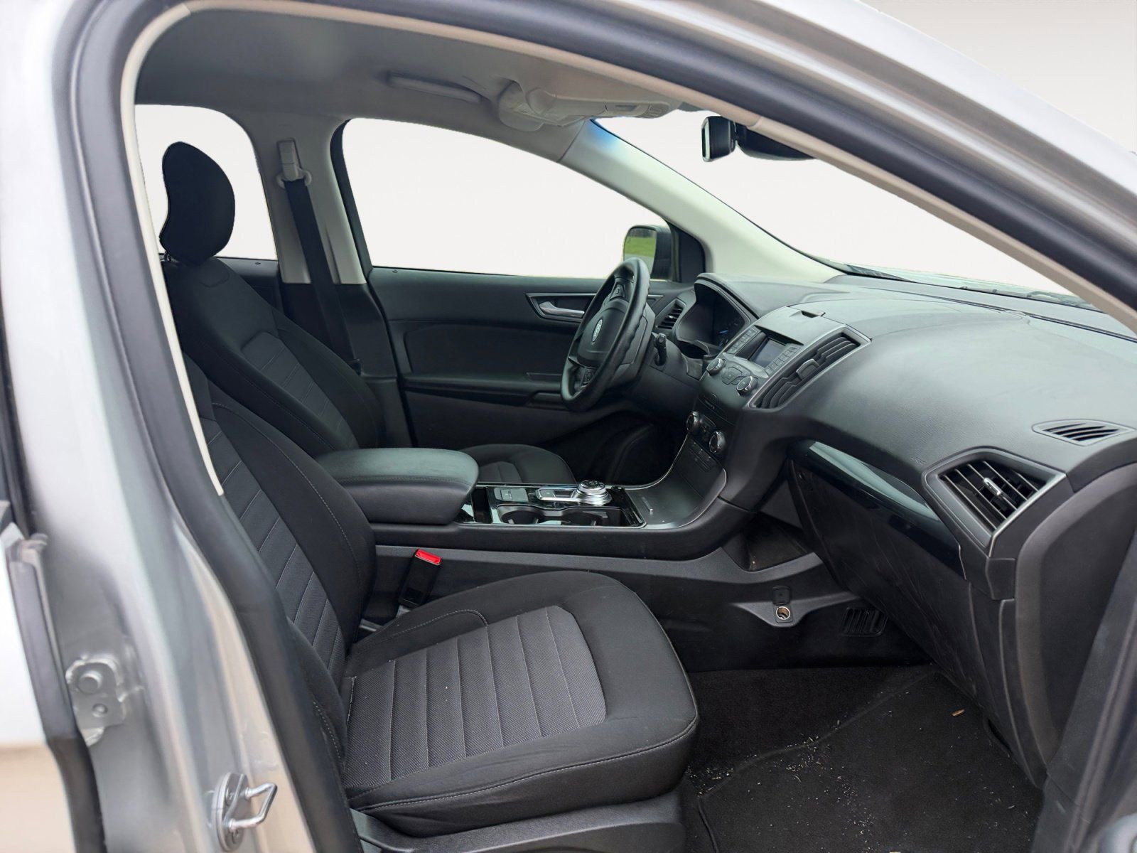 Used 2019 Ford Edge SE FWD image 15
