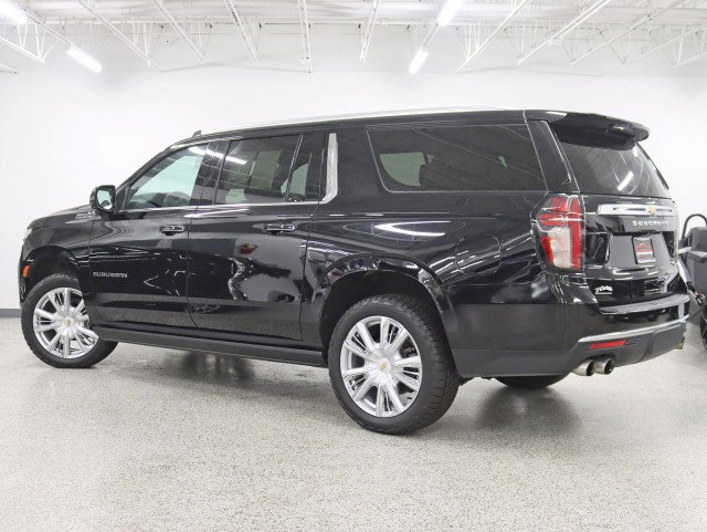 Used 2021 Chevrolet Suburban High Country w/ Premium Package image 9