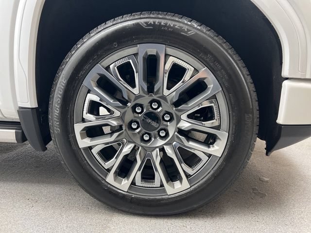 Used 2025 GMC Sierra 1500 Denali Ultimate AWD/4WD image 4