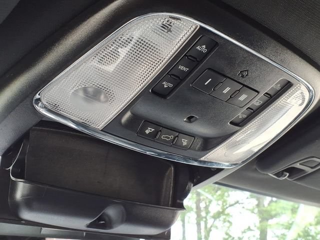 Used 2019 Jeep Grand Cherokee Overland AWD/4WD image 36