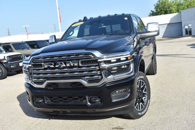 Used 2025 RAM 3500 Limited AWD/4WD image 12