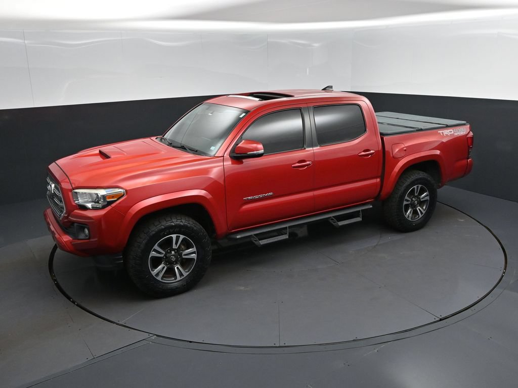 Used 2017 Toyota Tacoma TRD Sport w/ Premium & Technology Package AWD/4WD image 33