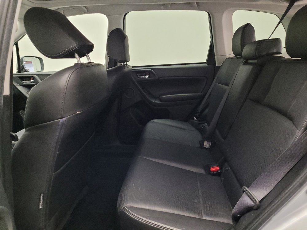 Used 2016 Subaru Forester 2.5i Touring AWD/4WD image 18