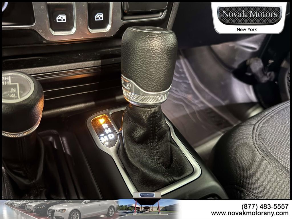 Used 2022 Jeep Wrangler Sport AWD/4WD image 23