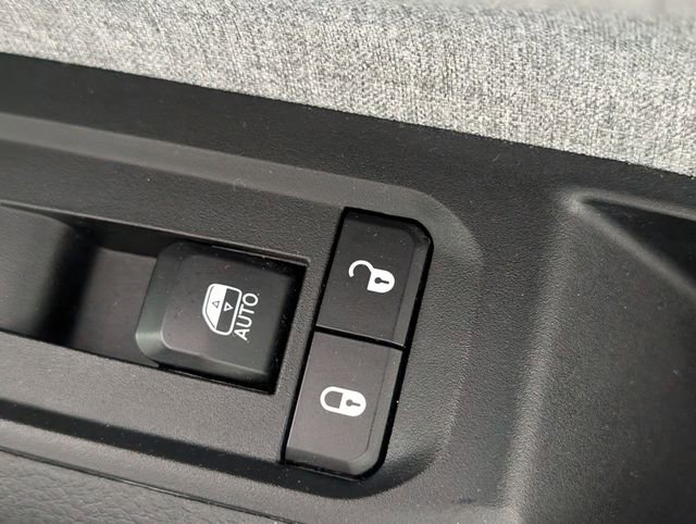 Used 2023 Jeep Compass Sport image 32