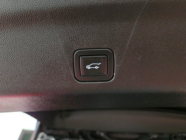 Used 2023 GMC Yukon XL Denali Ultimate AWD/4WD image 40