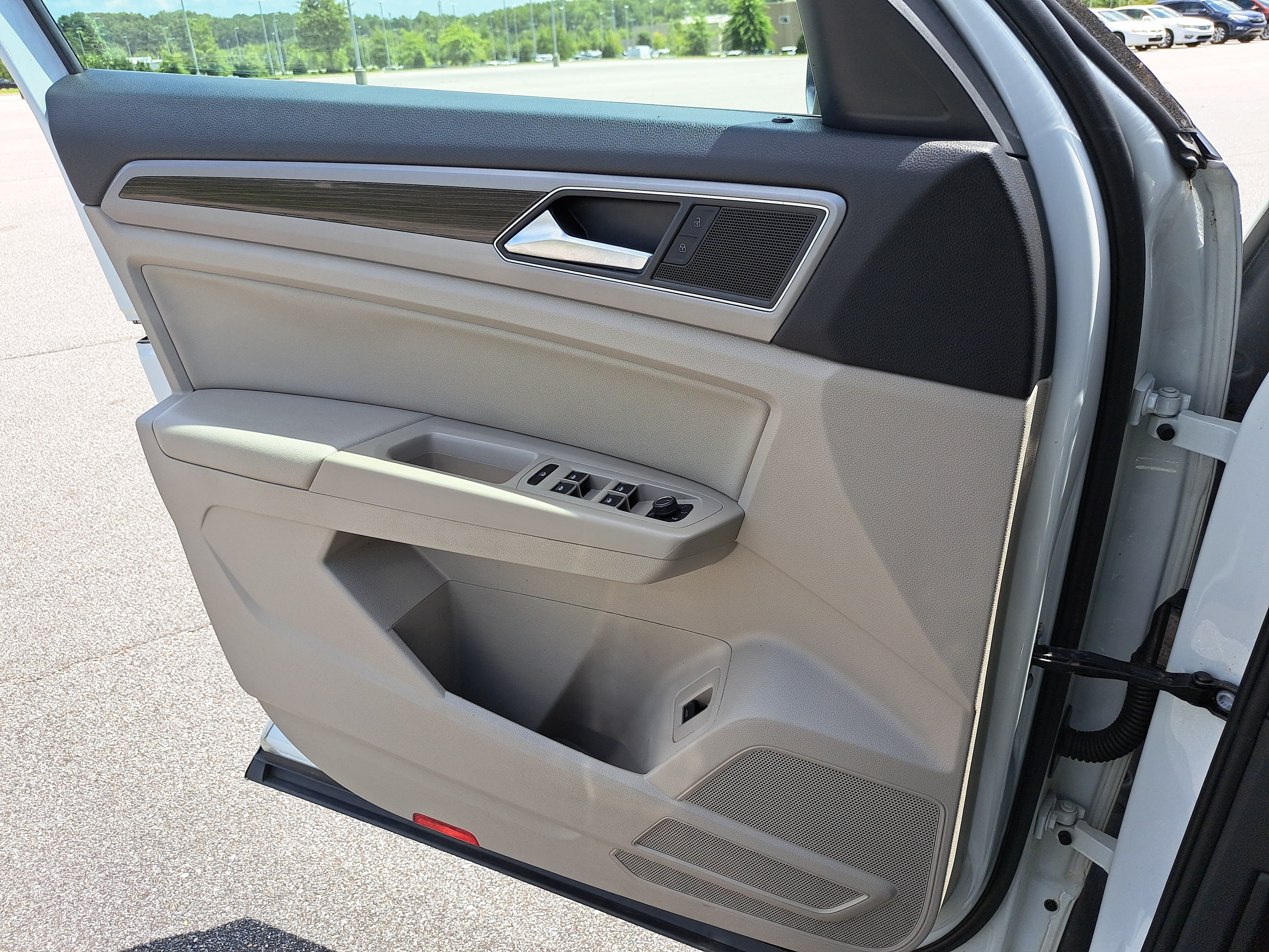 Used 2019 Volkswagen Atlas SE w/ Panoramic Sunroof Package AWD/4WD image 27