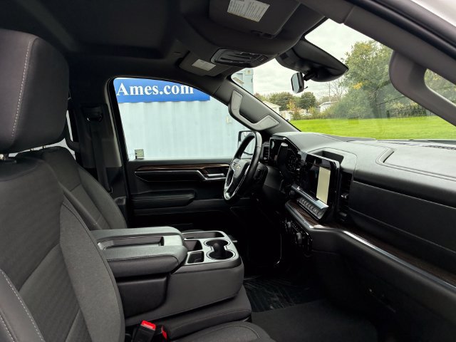 Used 2024 Chevrolet Silverado 1500 LT AWD/4WD image 18