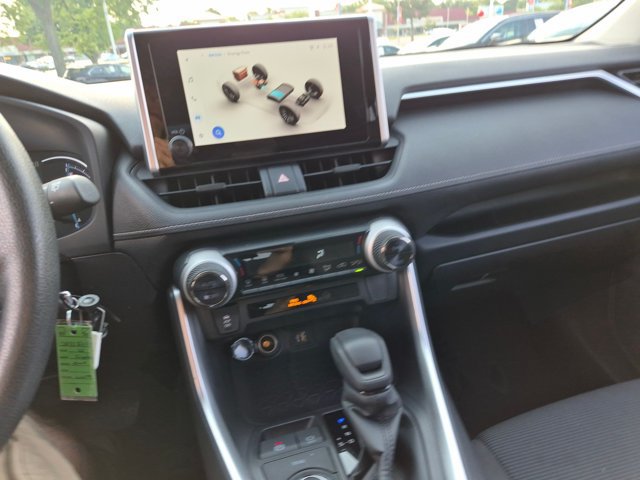 Certified 2025 Toyota RAV4 LE AWD/4WD image 12