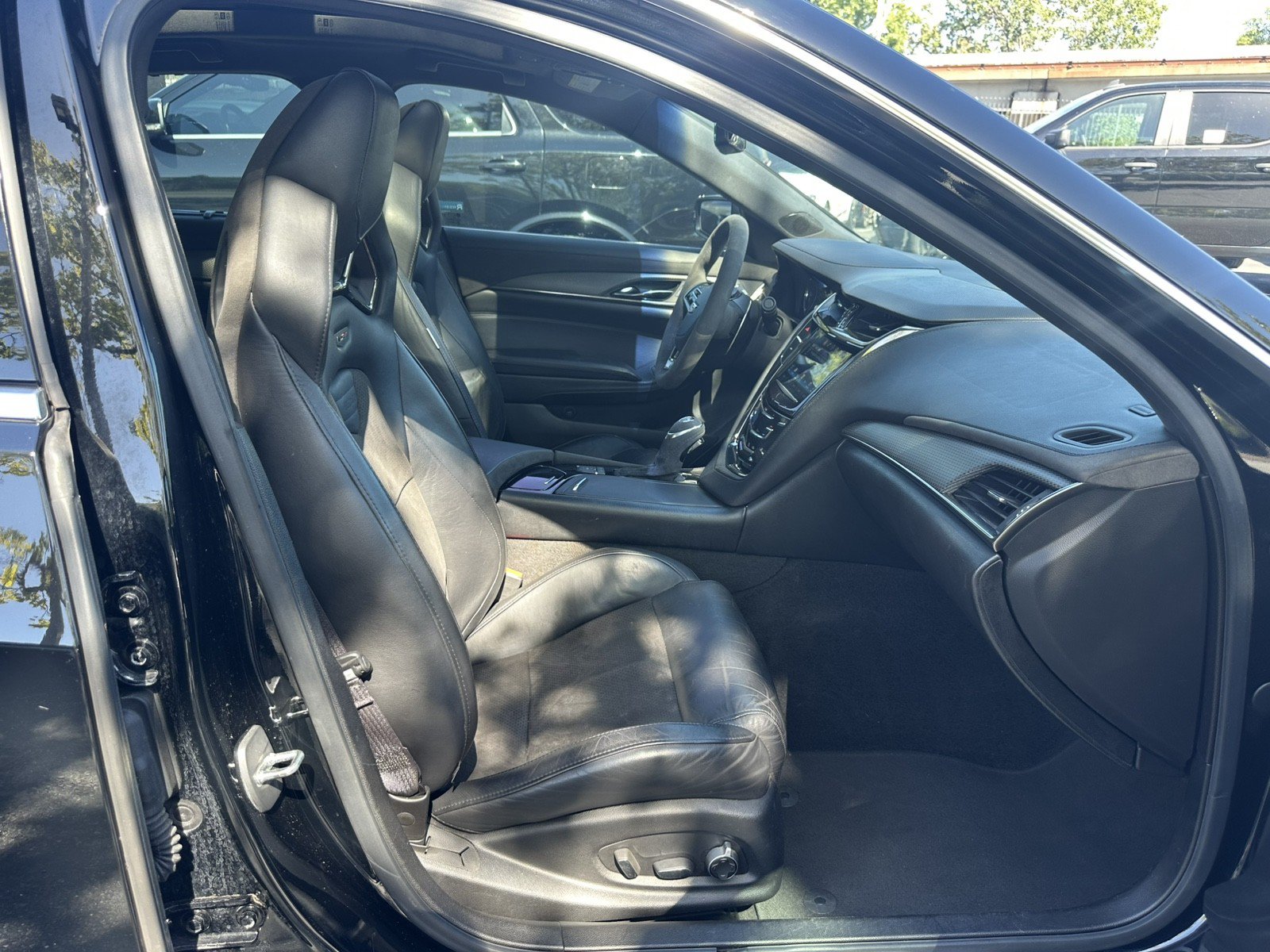 Used 2016 Cadillac CTS V Sedan w/ Luxury Package RWD image 19
