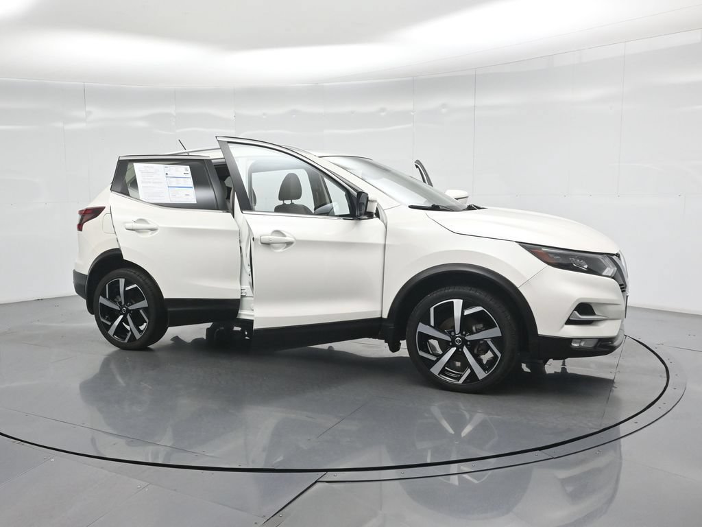 Used 2020 Nissan Rogue Sport SL w/ Premium Package FWD image 35