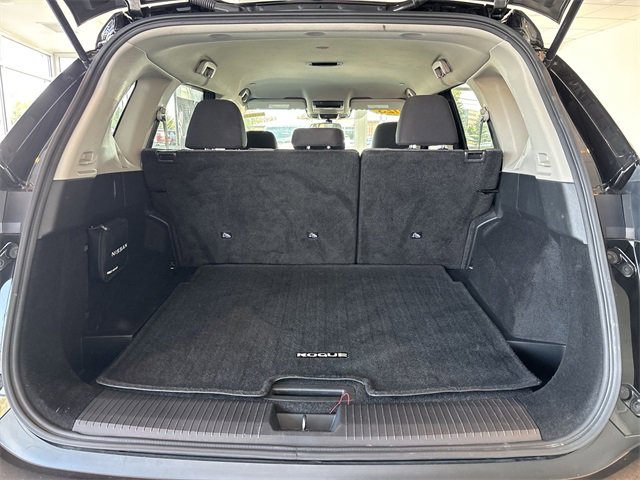 Used 2023 Nissan Rogue SV image 15