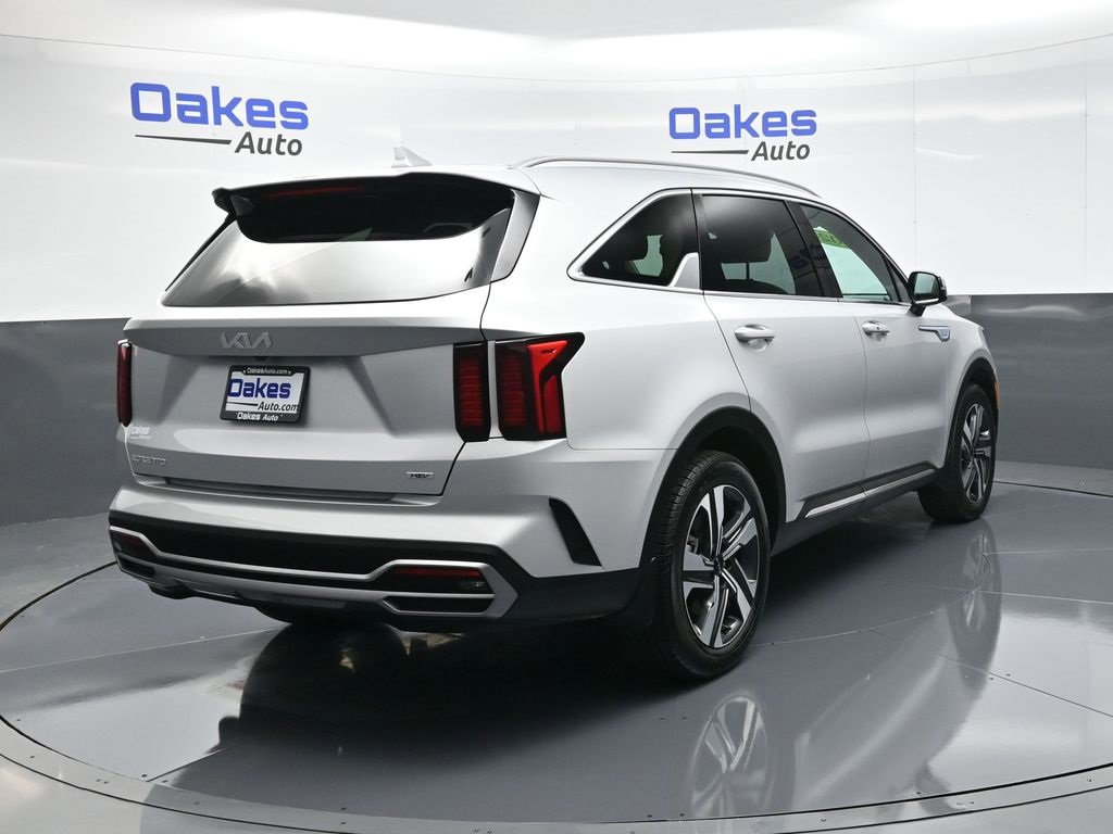 Certified 2024 Kia Sorento EX image 8