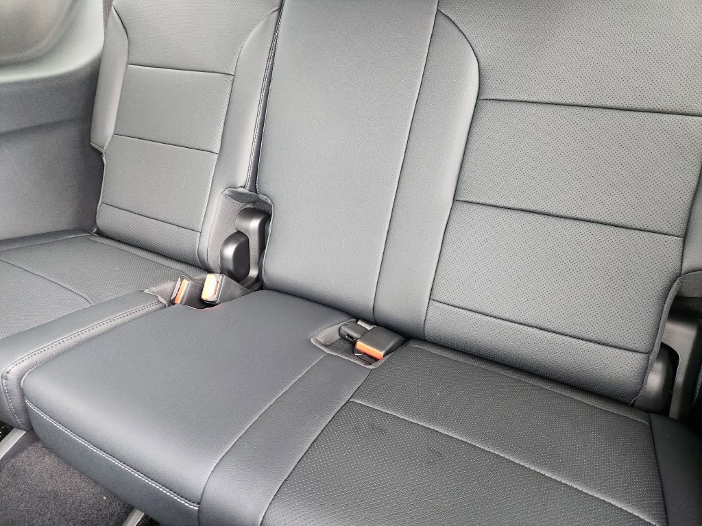 New 2026 Chevrolet Traverse LT w/ LPO, Floor Liner Package FWD image 20