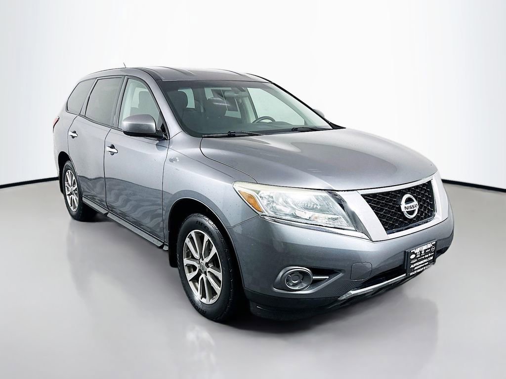 Used 2015 Nissan Pathfinder S image 1