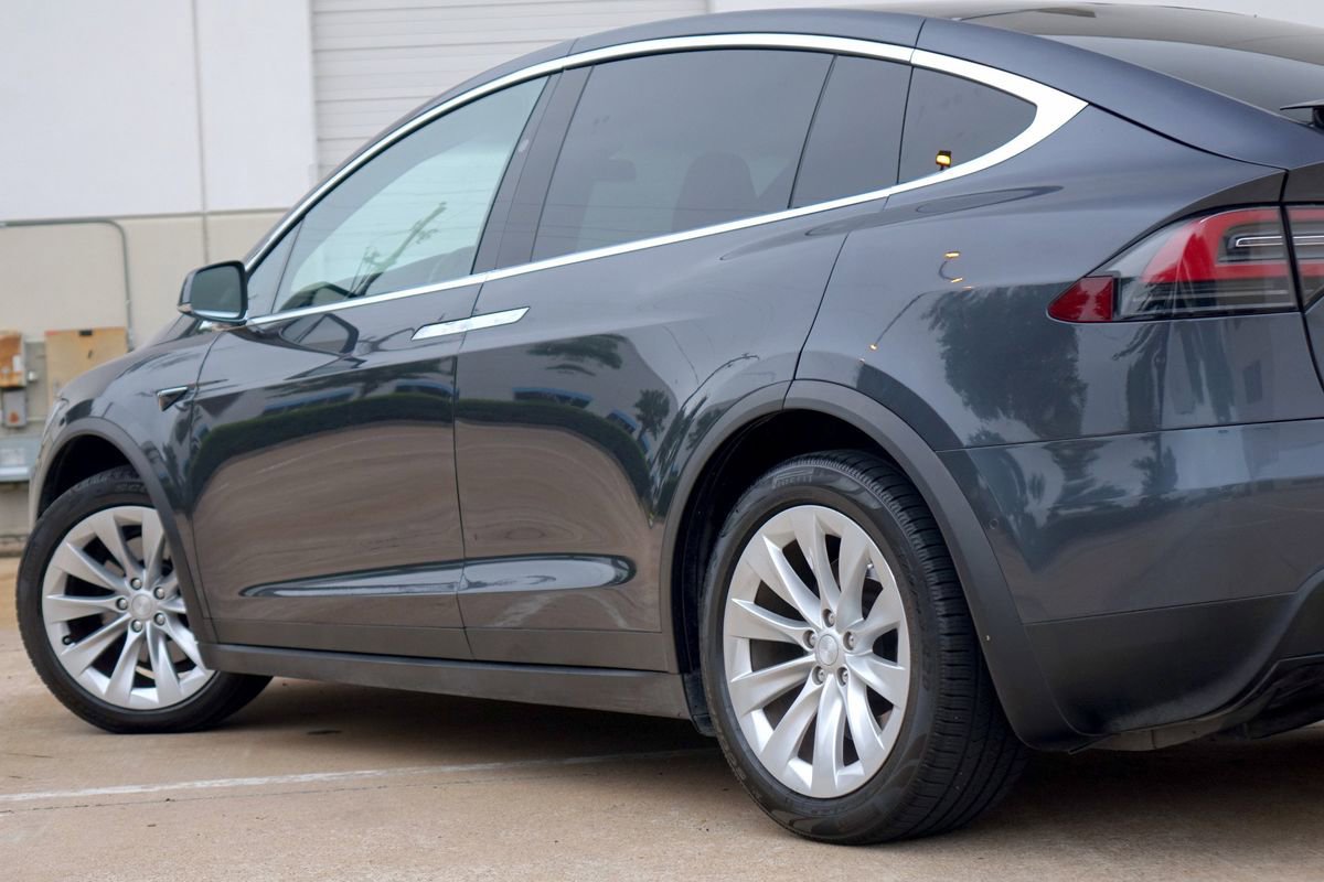 Used 2018 Tesla Model X 100D AWD/4WD image 32