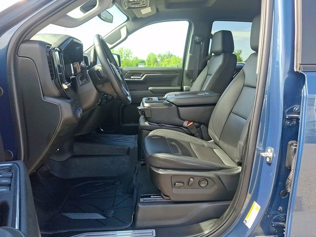 Used 2024 Chevrolet Silverado 1500 LT w/ Leather Package AWD/4WD image 15