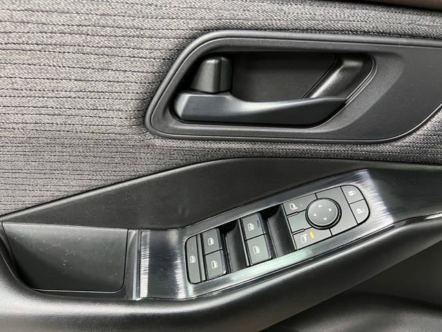 Used 2023 Nissan Rogue S image 20