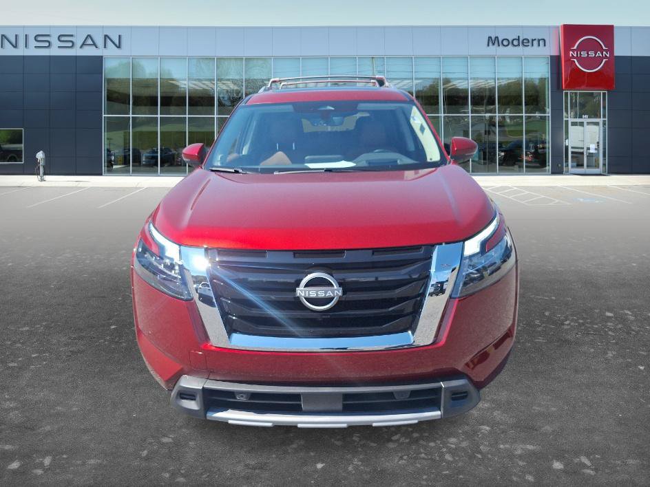 Used 2025 Nissan Pathfinder Platinum w/ Cargo Package FWD image 18
