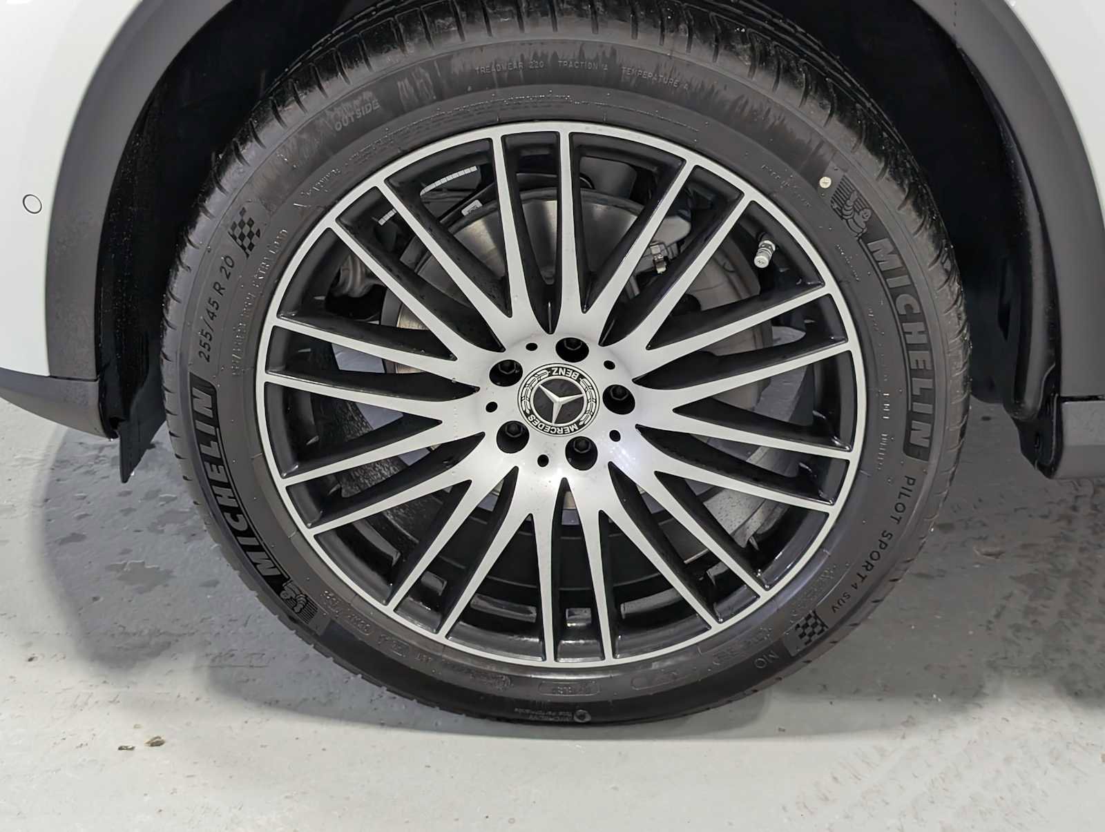 New 2026 Mercedes-Benz GLC 300 4MATIC image 3