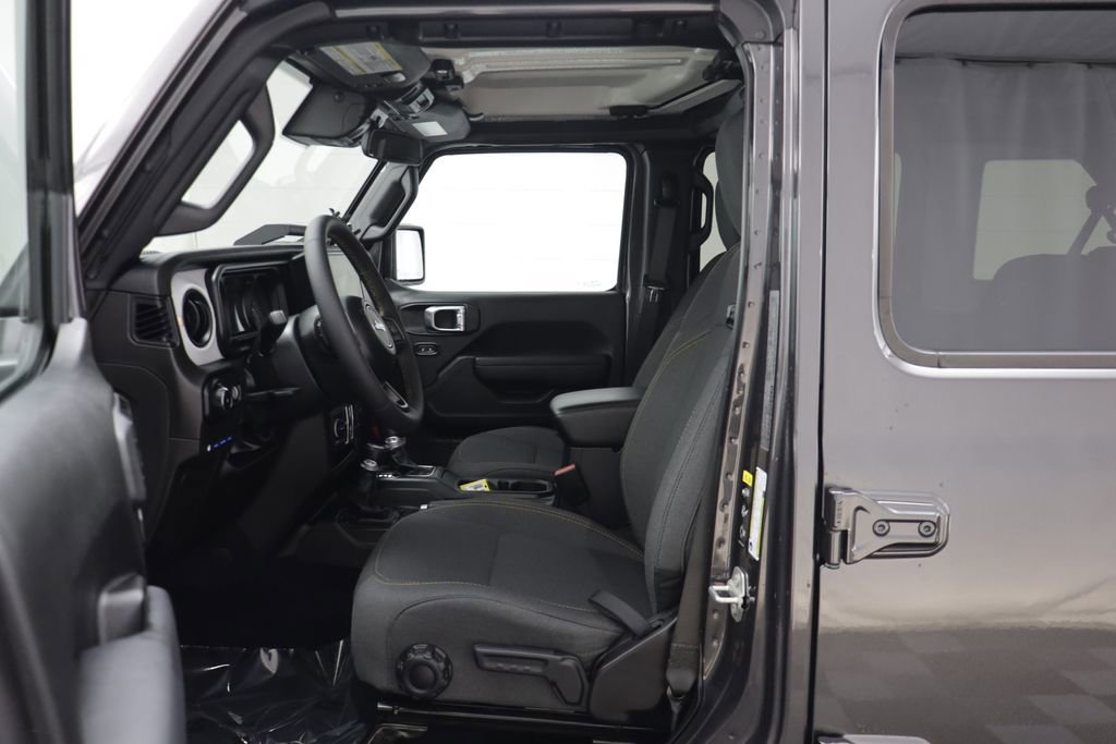 Used 2024 Jeep Wrangler Unlimited w/ Convenience Group AWD/4WD image 6