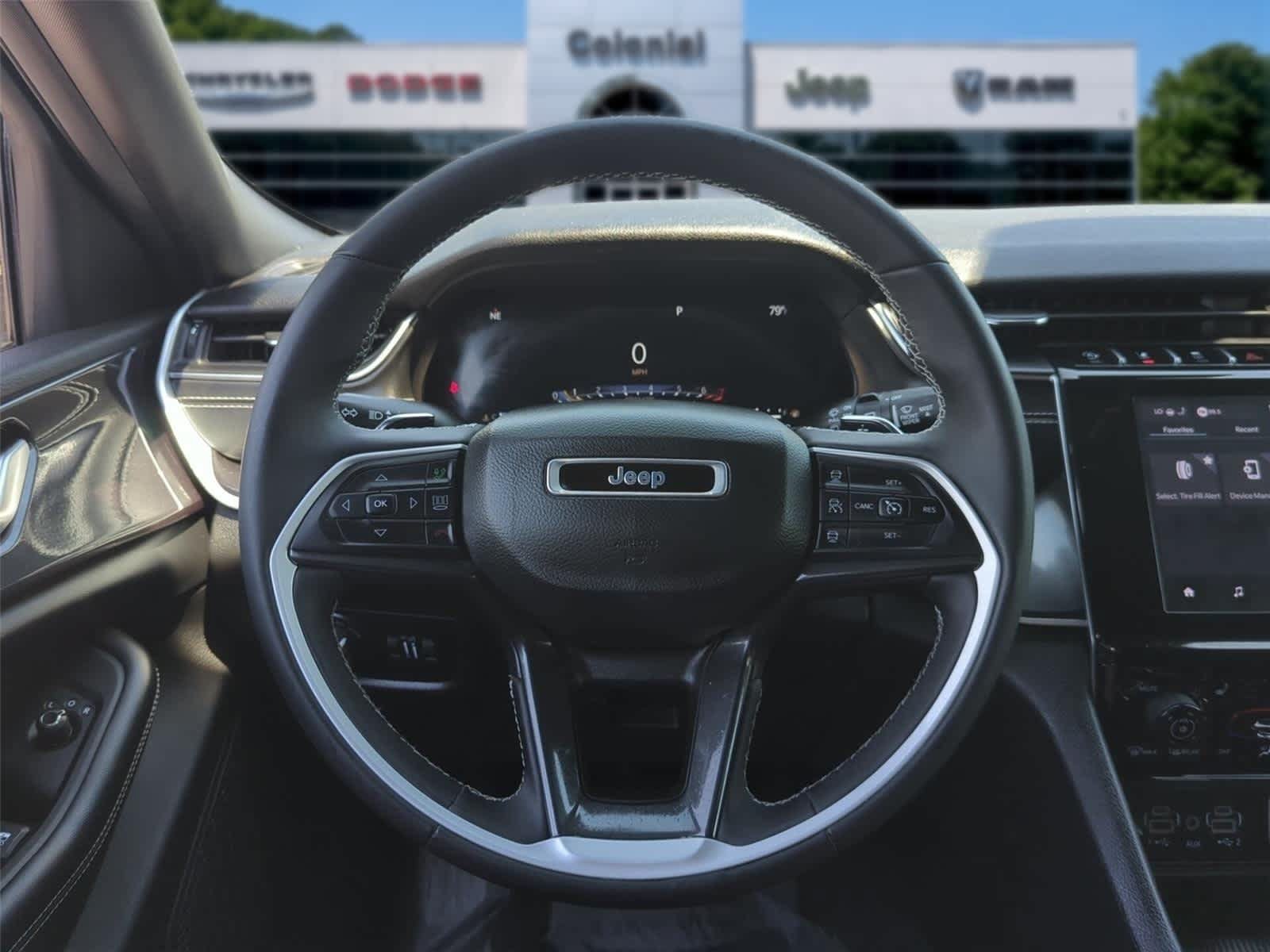 Used 2023 Jeep Grand Cherokee Altitude AWD/4WD image 16