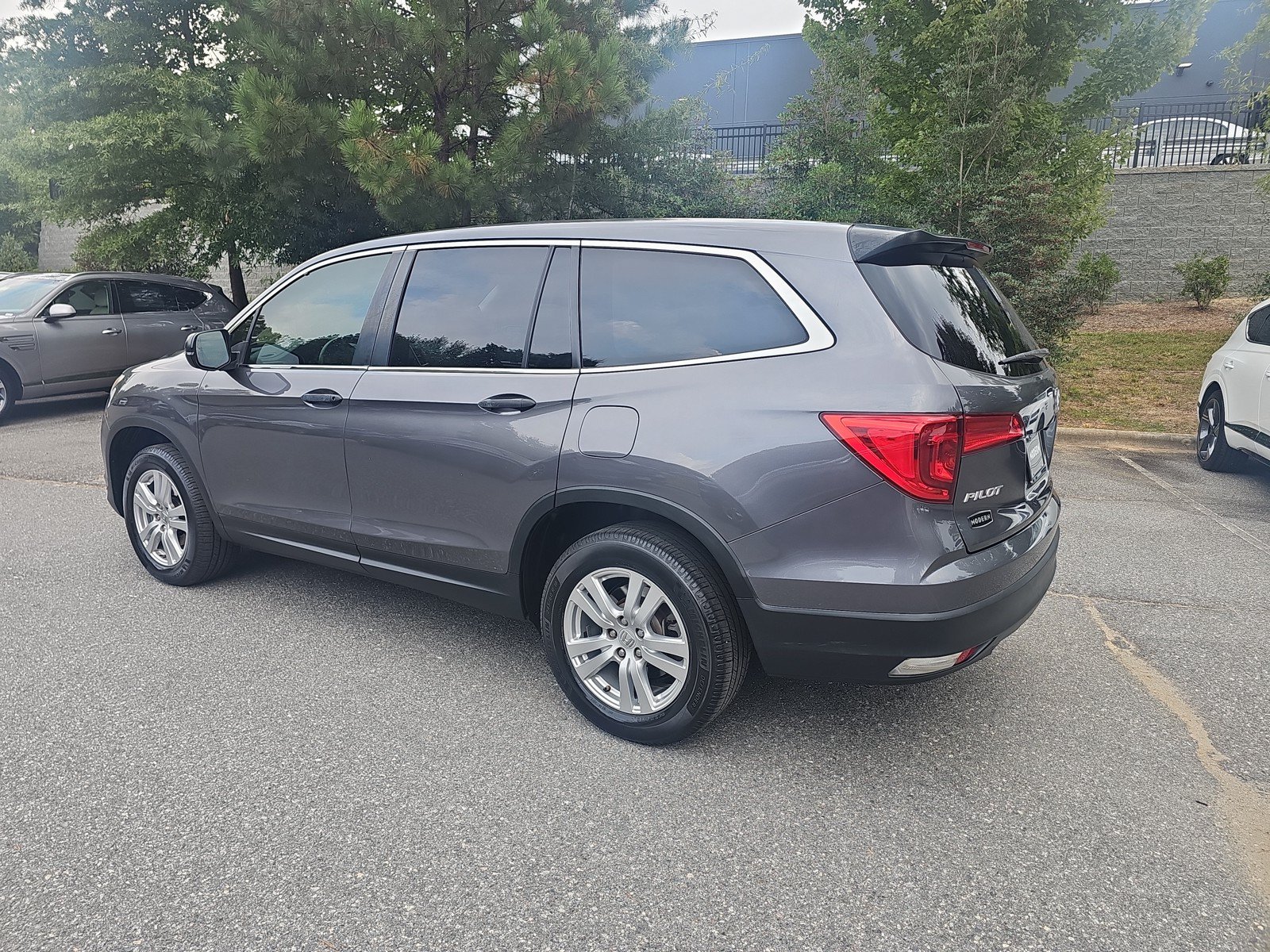Used 2016 Honda Pilot LX image 6