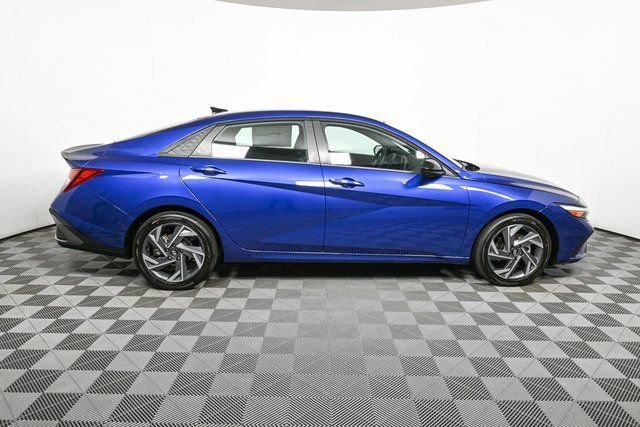 New 2025 Hyundai Elantra Sport video 2