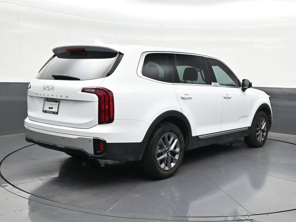 Used 2024 Kia Telluride LX FWD image 5
