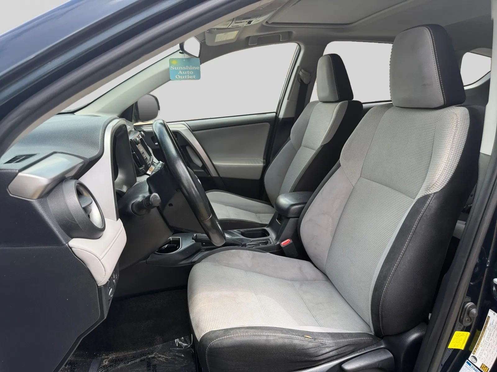 Used 2017 Toyota RAV4 XLE w/ Plus Special Value Package AWD/4WD image 10