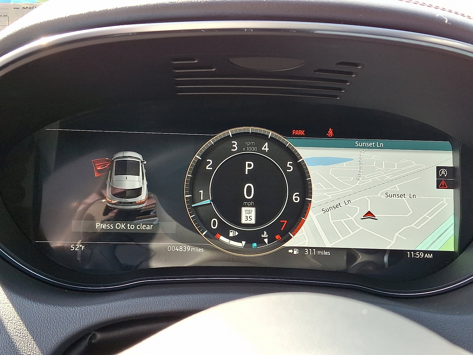 Certified 2024 Jaguar E-PACE R-Dynamic SE image 23