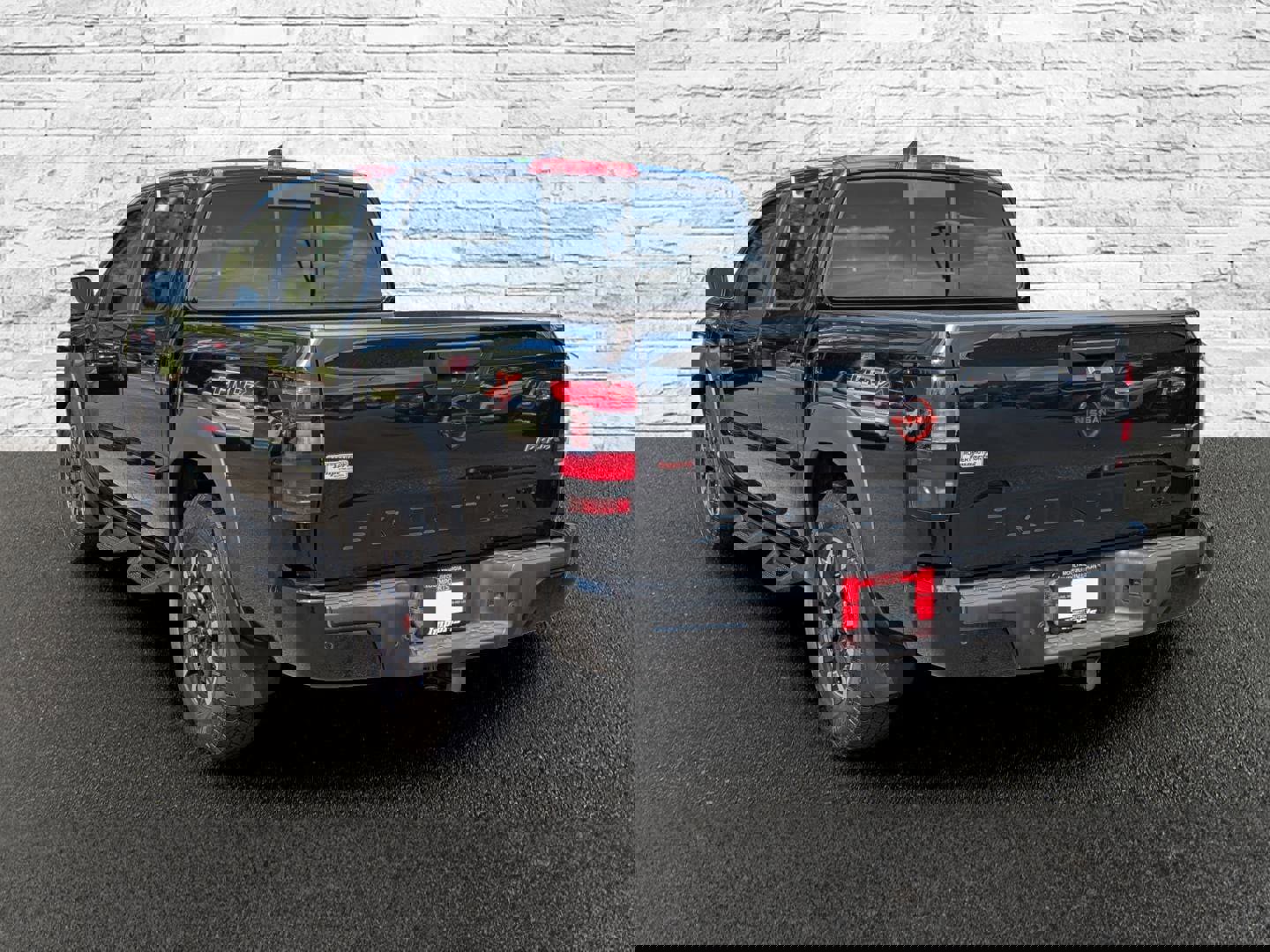 Used 2022 Nissan Frontier Pro-X w/ Technology Package image 8