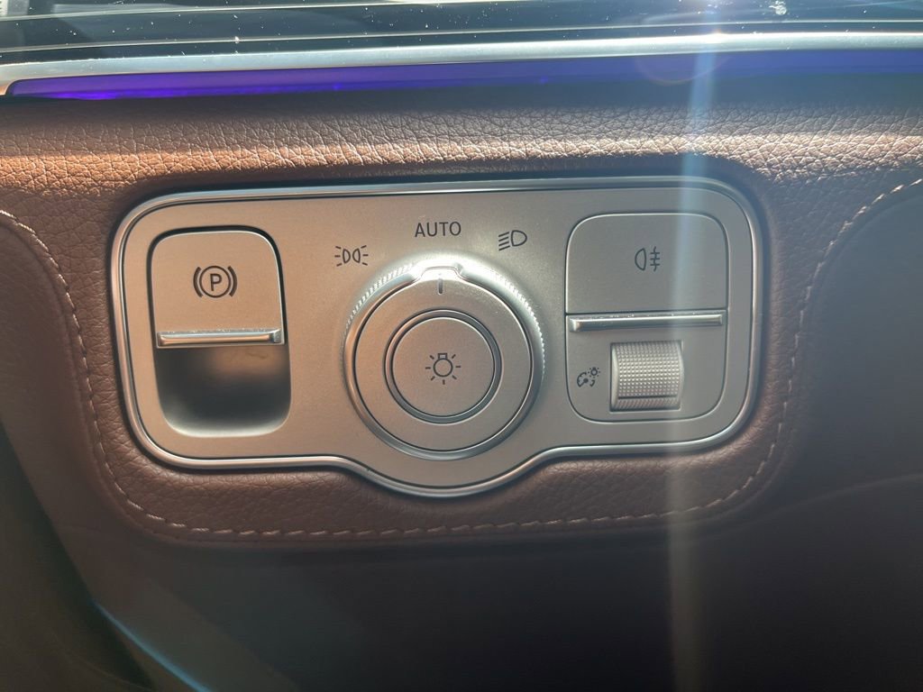 Used 2024 Mercedes-Benz GLS 580 4MATIC image 28