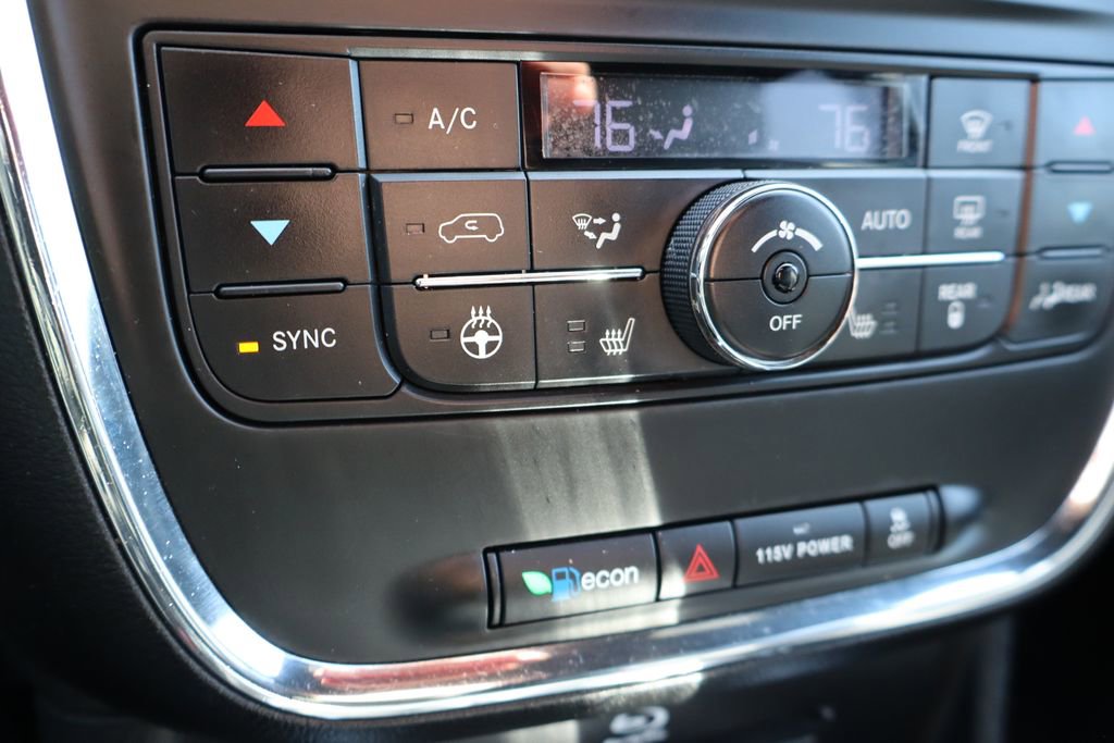 Used 2015 Chrysler Town & Country S w/ Driver Convenience Group FWD image 13